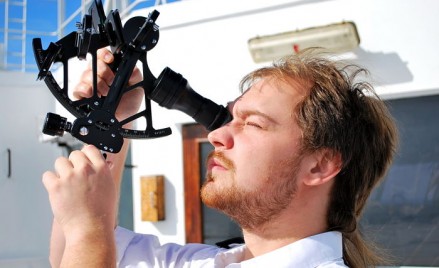 How a Marine Sextant Helps in Getting Ship Position ?